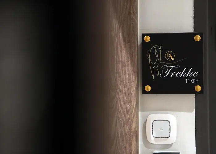 La Larissa Luxury Apartments Trekke