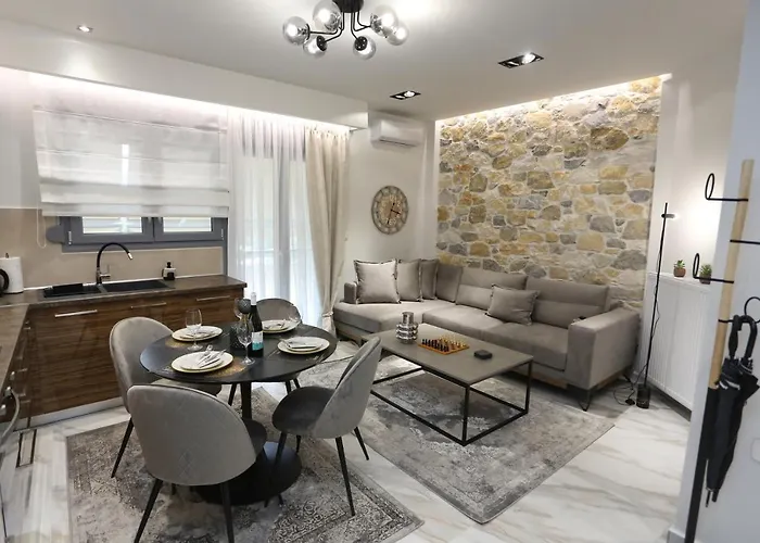 La Larissa Luxury Apartments Trekke